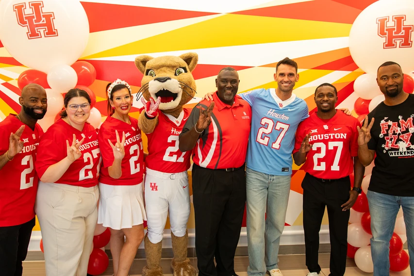 Logo for UH Family Weekend 2026